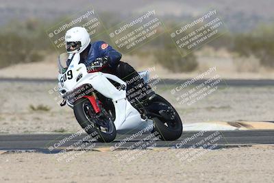 media/Nov-01-2025-CVMA (Sat) [[fc0f7531b8]]/Race 7-Formula Twins-Formula 40 UL/